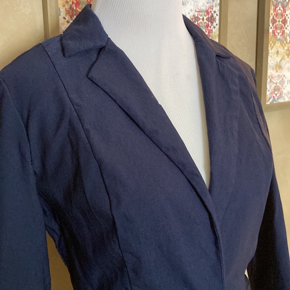 Navy medium blazer with Lacy back - Picture 2 of 8